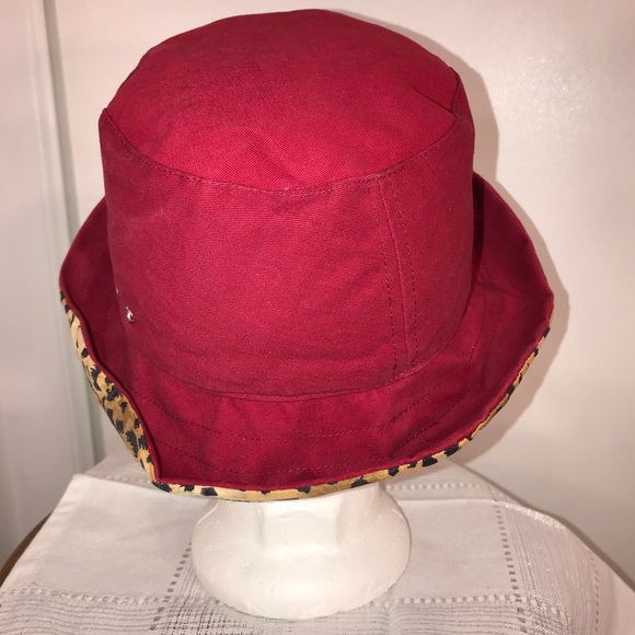 Reversible Red & Leopard Print Bucket Hat - Picture 13 of 14